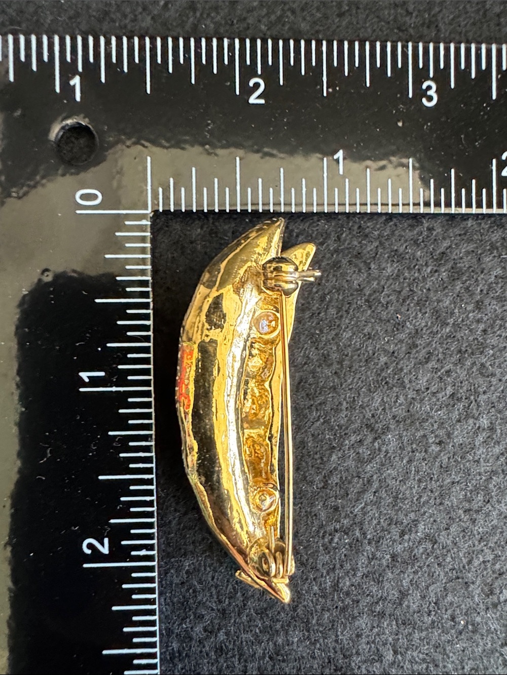 VTG Green Enamel and Faux Pearl Pea Pod Brooch - Picture 3 of 3